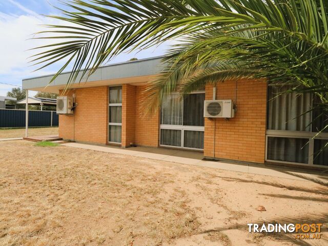 2 Nightingale Street ROMA QLD 4455