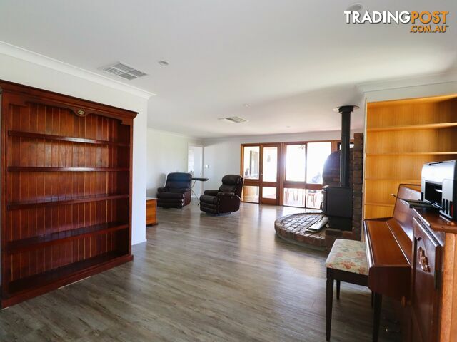 260 Geoghegan Road ROMA QLD 4455 - photo 4 of 25
