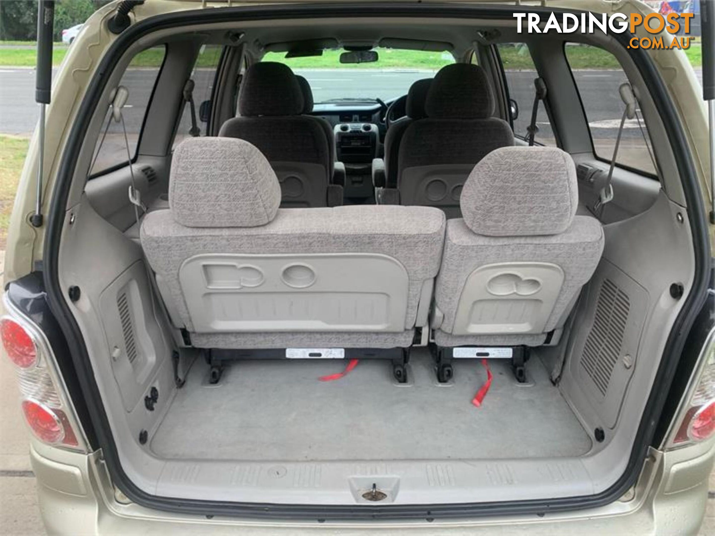 2005 HYUNDAI TRAJET V62 7  4D WAGON