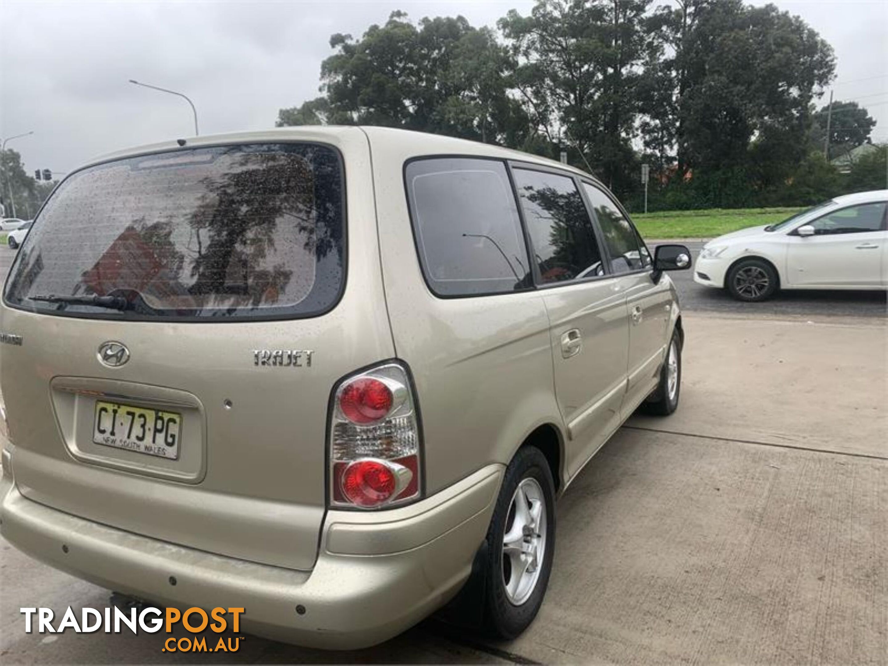 2005 HYUNDAI TRAJET V62 7  4D WAGON