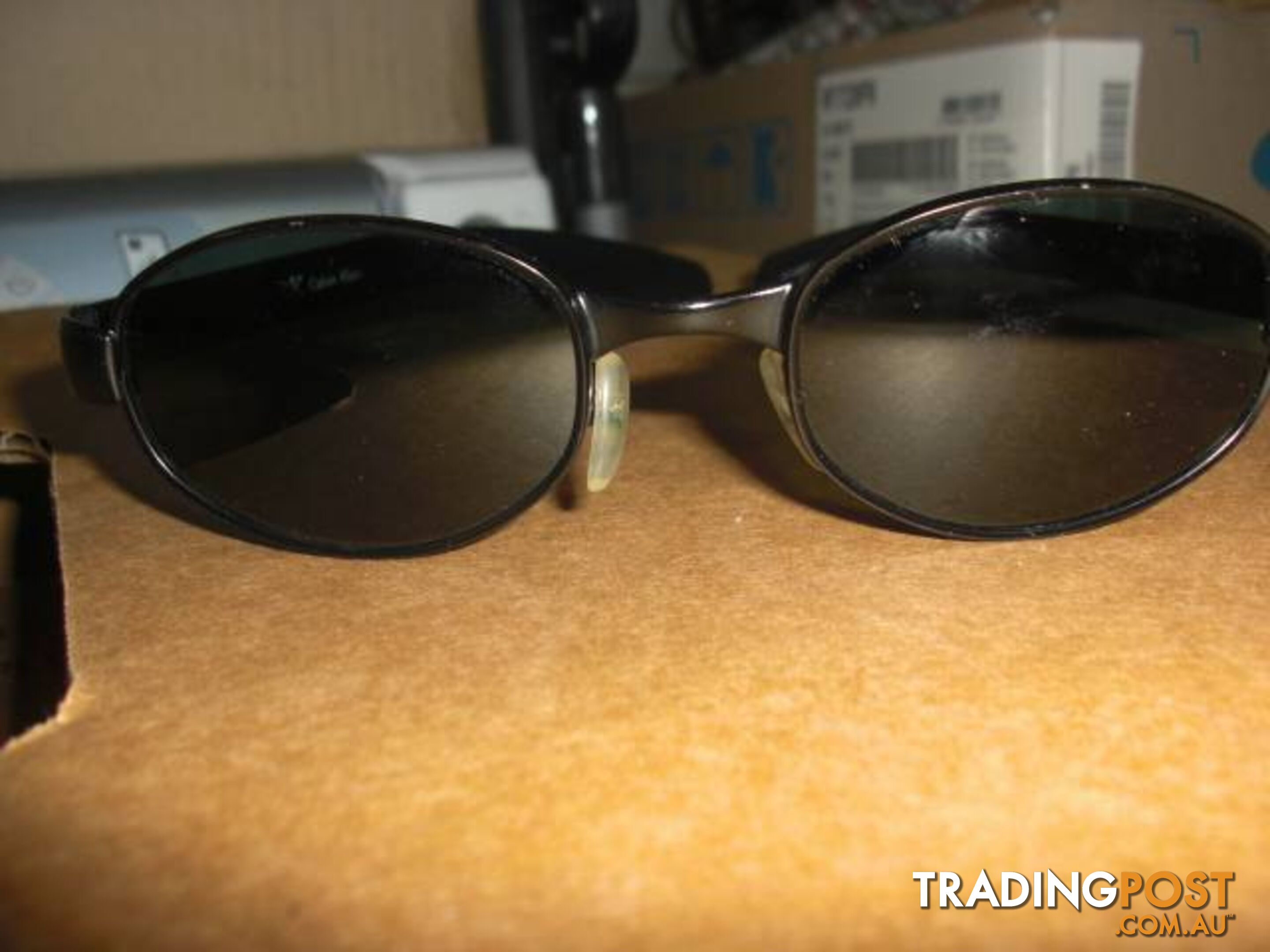 * CALVIN KLEIN CK POLARISED GLASS LENS SUNGLASSES MADE IN ITALY