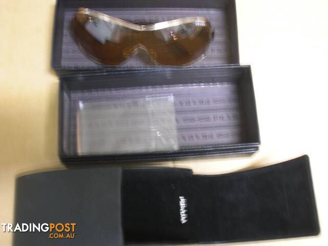 *PRADA SUNGLESSES GOLD FRAMES AND LENS PICKUP OR POSTAGE 9.99