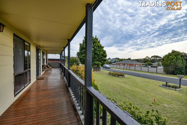 10 Acrux Drive NEWLANDS ARM VIC 3875