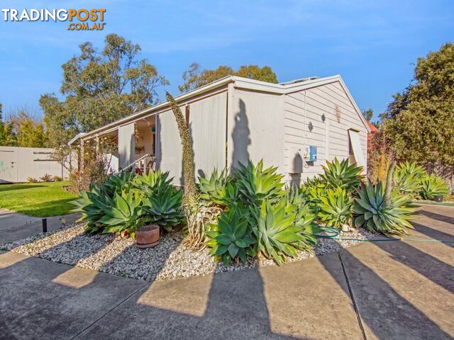 8 Lara Close PAYNESVILLE VIC 3880