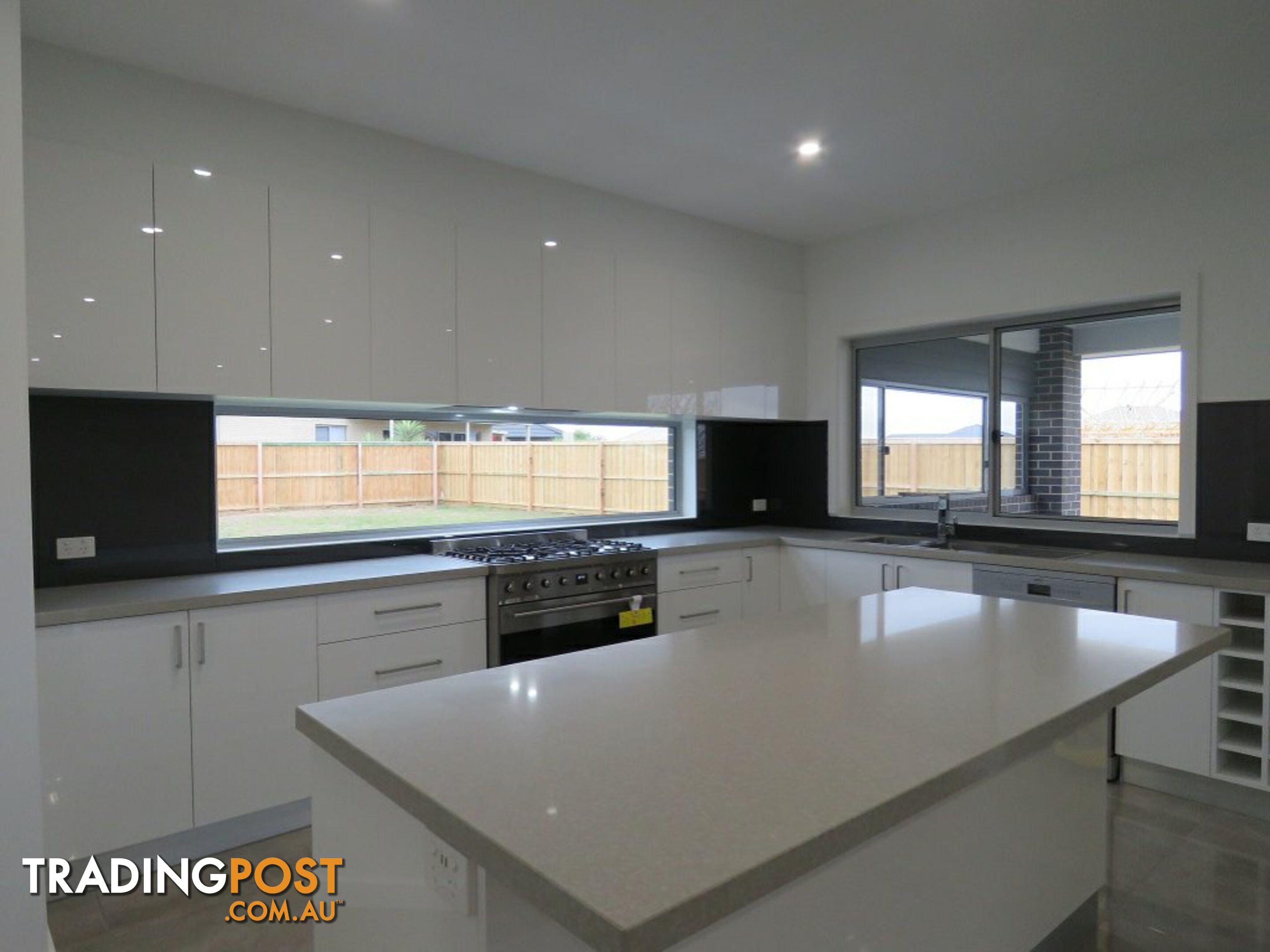 25 Eagle Bay Terrace EAGLE POINT VIC 3878