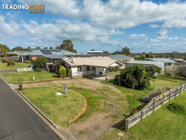 9 Midway Avenue NEWLANDS ARM VIC 3875