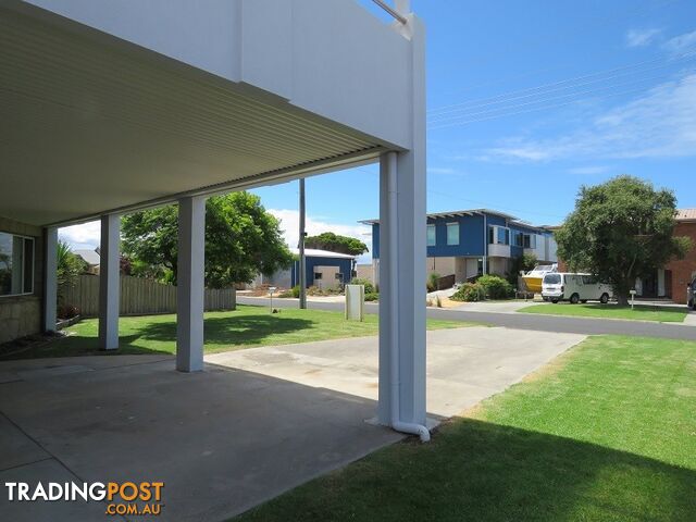 5 Marina Drive PAYNESVILLE VIC 3880