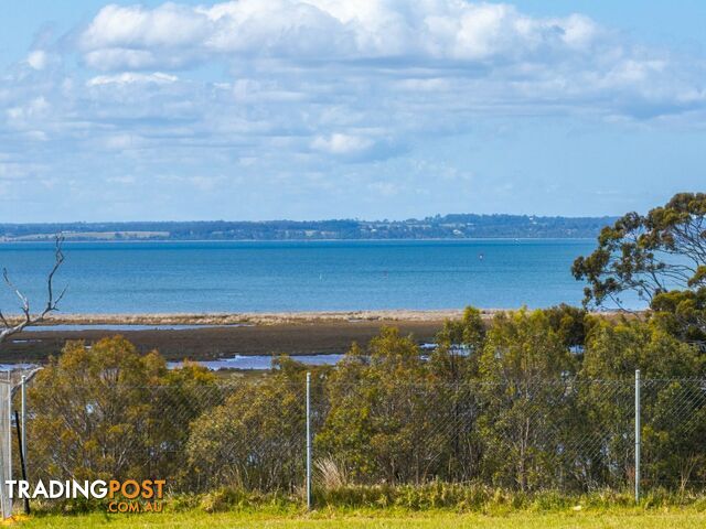 16 Eagle Bay Terrace PAYNESVILLE VIC 3880 - photo 4 of 6