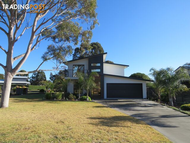 3 Acrux Drive NEWLANDS ARM VIC 3875