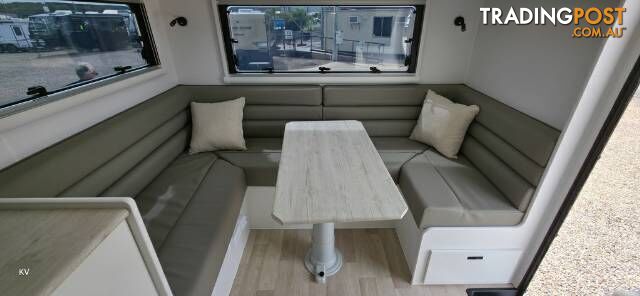 2021 NEXTGEN TOURING 21'6" REAR CLUB LOUNGE