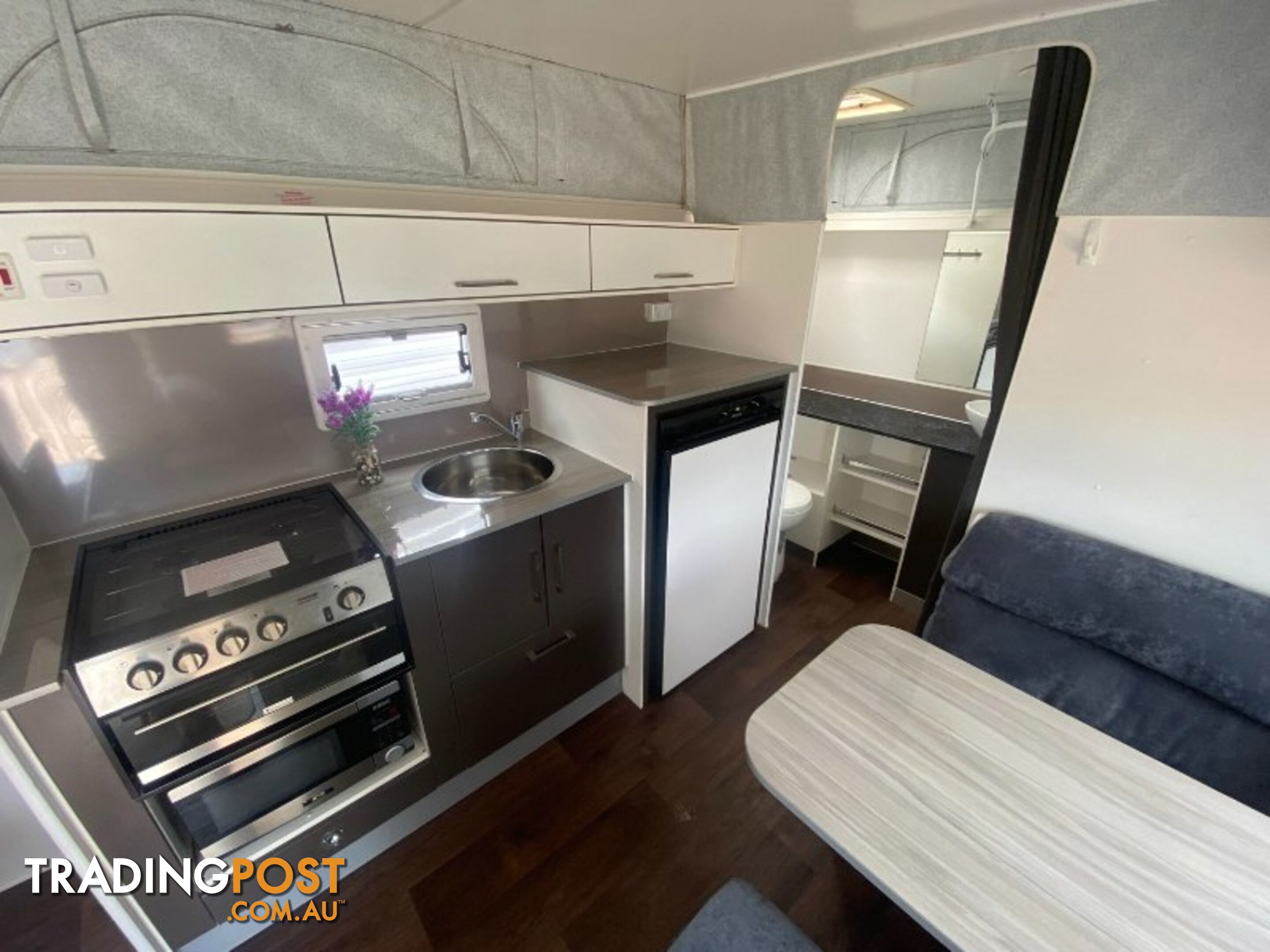 2014  NEW AGE ROCKIN WALLABY RANGE  Ensuite CARAVAN