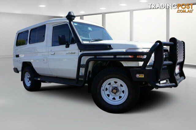2015 Toyota Landcruiser Workmate (4x4) 2 Seat VDJ78R MY12 Update TroopCarrier - photo 2 of 14