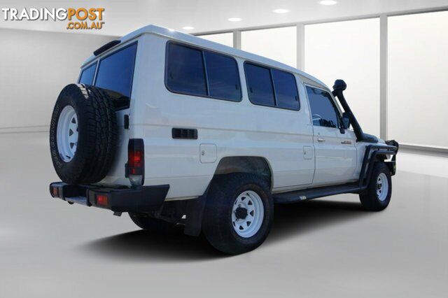 2015 Toyota Landcruiser Workmate (4x4) 2 Seat VDJ78R MY12 Update TroopCarrier - photo 3 of 14