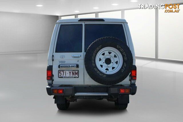 2015 Toyota Landcruiser Workmate (4x4) 2 Seat VDJ78R MY12 Update TroopCarrier - photo 4 of 14