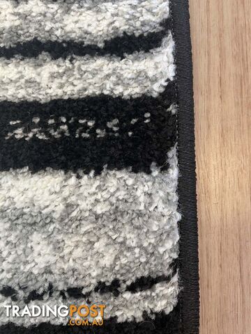 Seville Modern Hallway Runner 80CM Wide 1M - Axon-614681-Black - photo 4 of 4