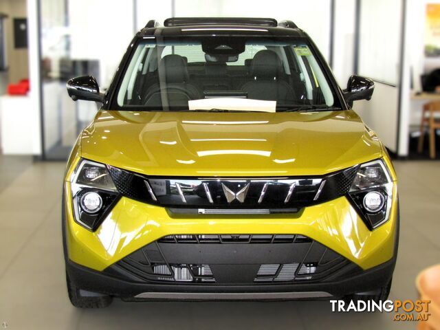 2025 MAHINDRA XUV3XO AX7L AUTO SUV - photo 2 of 33