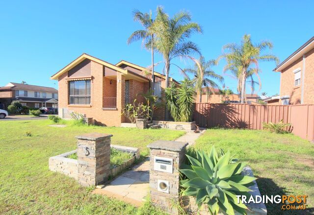 5 Nottingham Crescent CHIPPING NORTON NSW 2170