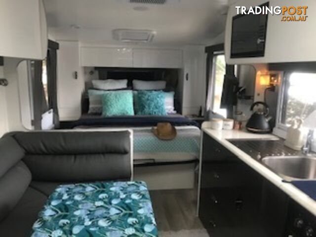 2019 Majestic KNIGHT - beautifully appointed home on wheels!