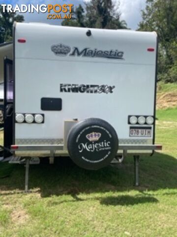 2019 Majestic KNIGHT - beautifully appointed home on wheels!