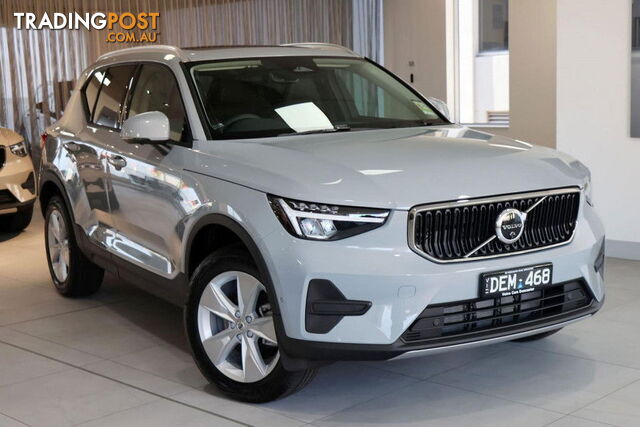 2024 VOLVO XC40 PLUS B4  SUV