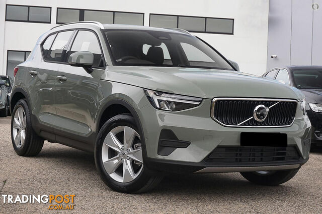 2024 VOLVO XC40 PLUS B4  SUV