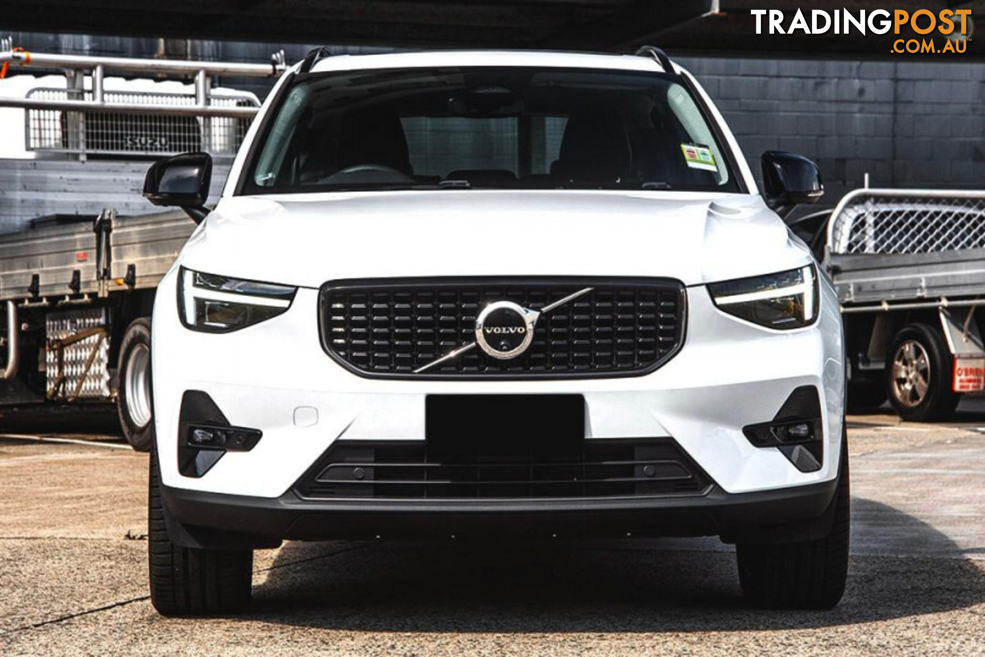 2024 VOLVO XC40 ULTRA B4 DARK 8.5 SECONDS SUV