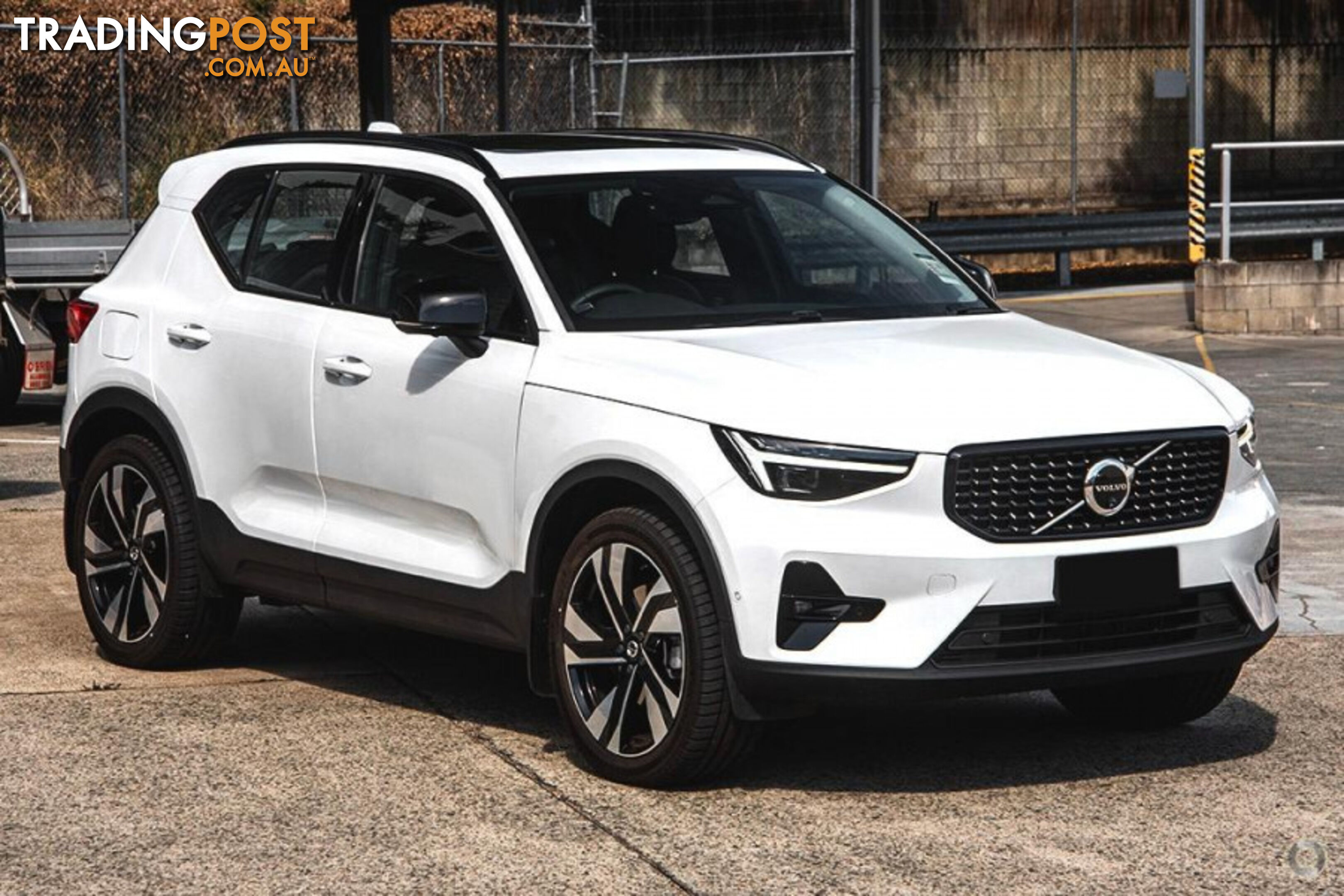 2024 VOLVO XC40 ULTRA B4 DARK 8.5 SECONDS SUV