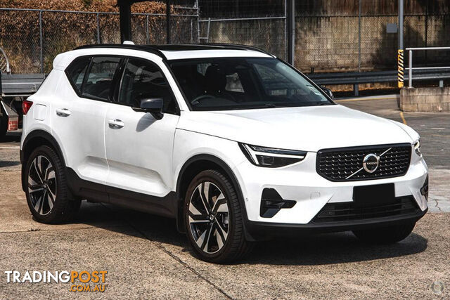 2024 VOLVO XC40 ULTRA B4 DARK 8.5 SECONDS SUV