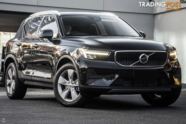 2025 VOLVO XC40 PLUS B4  SUV