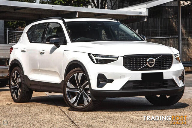 2024 VOLVO XC40 ULTRA B4 DARK  SUV