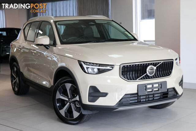 2024 VOLVO XC40 PLUS B4  SUV