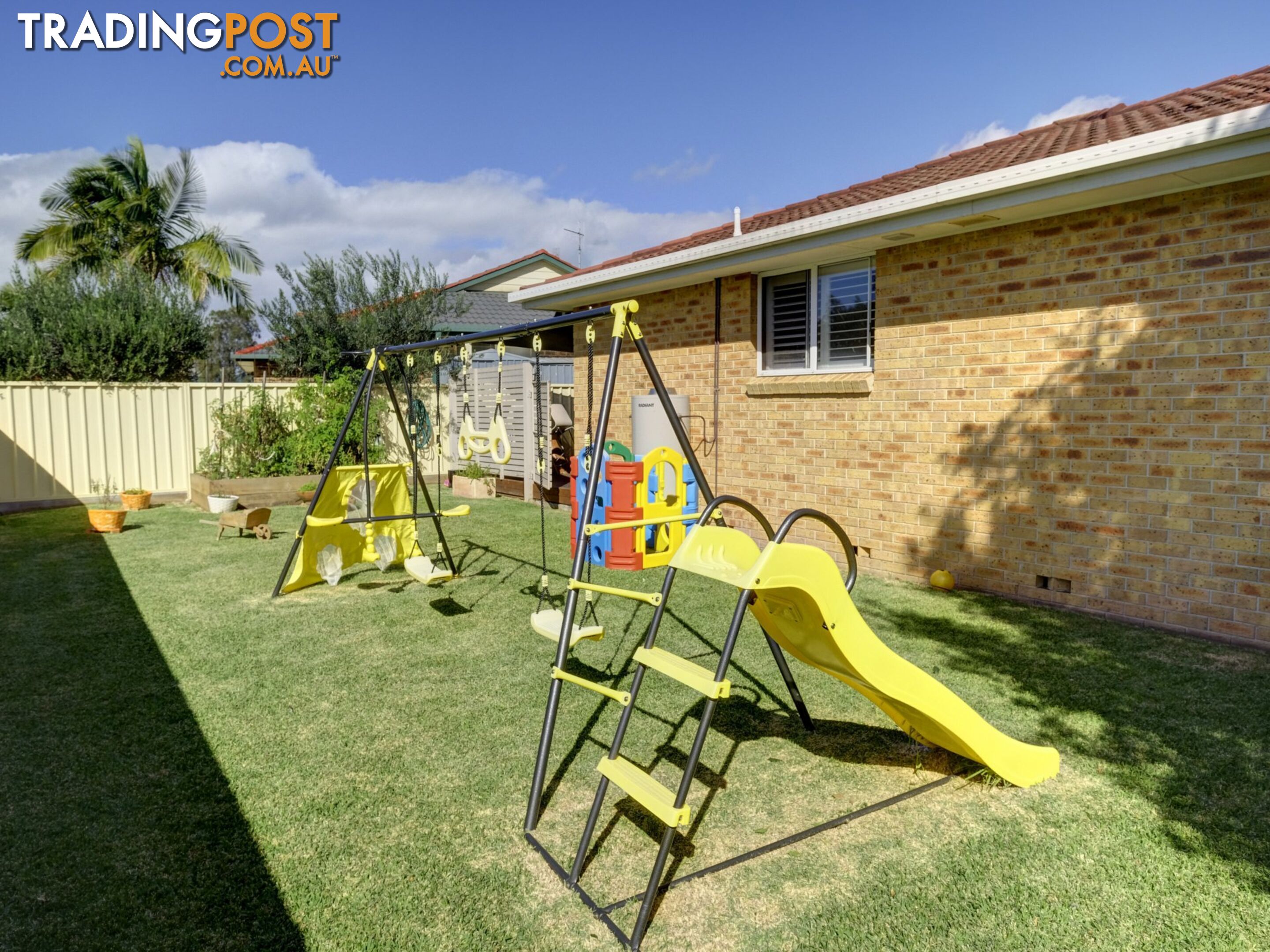 1 Colin Place FORSTER NSW 2428