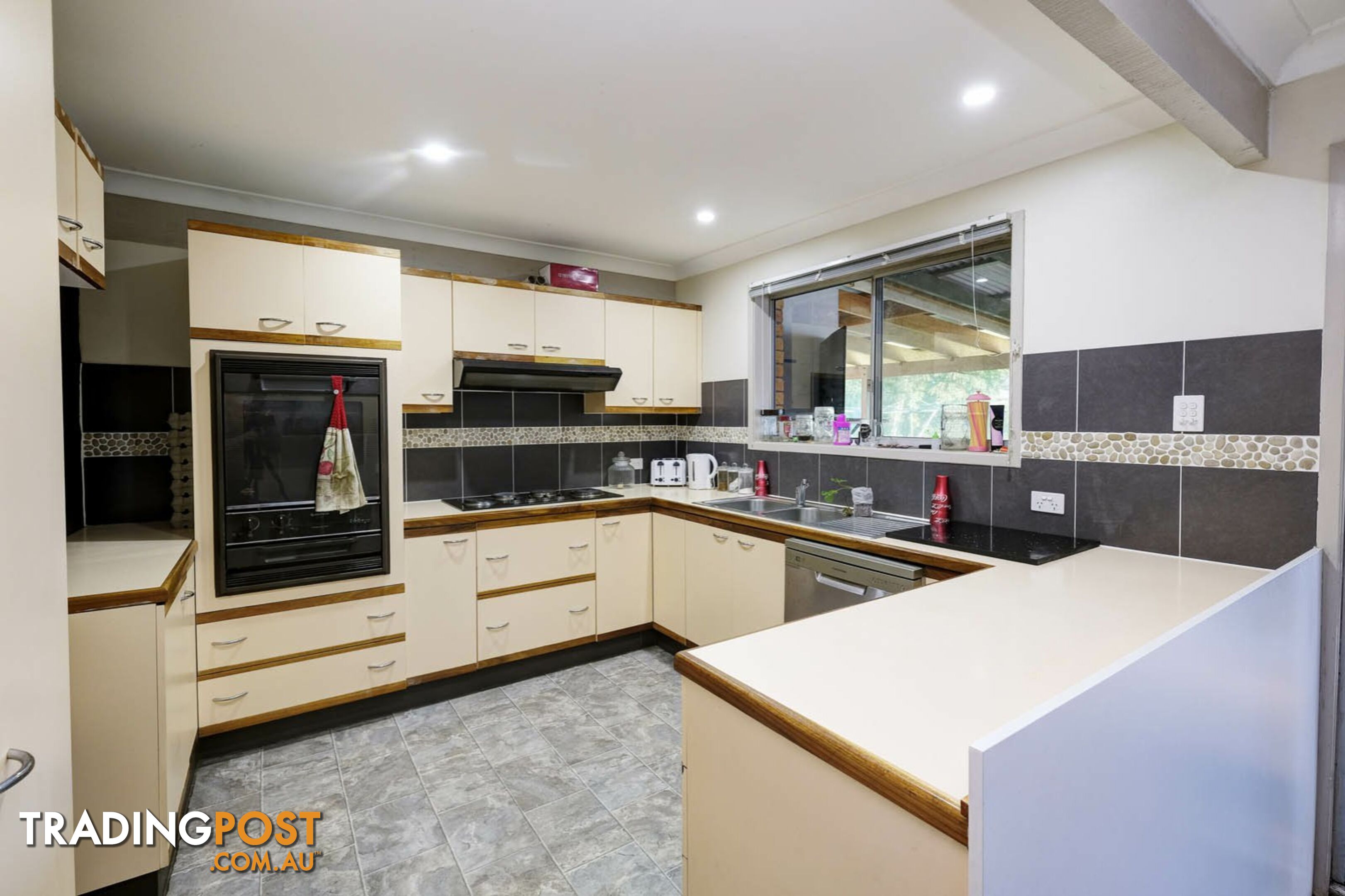 28 Tuncurry Street TUNCURRY NSW 2428