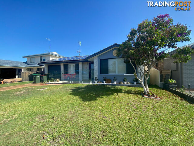 10 Wyuna Place FORSTER NSW 2428