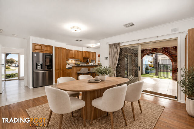 22 Lochside Drive WEST LAKES SA 5021 - photo 4 of 18