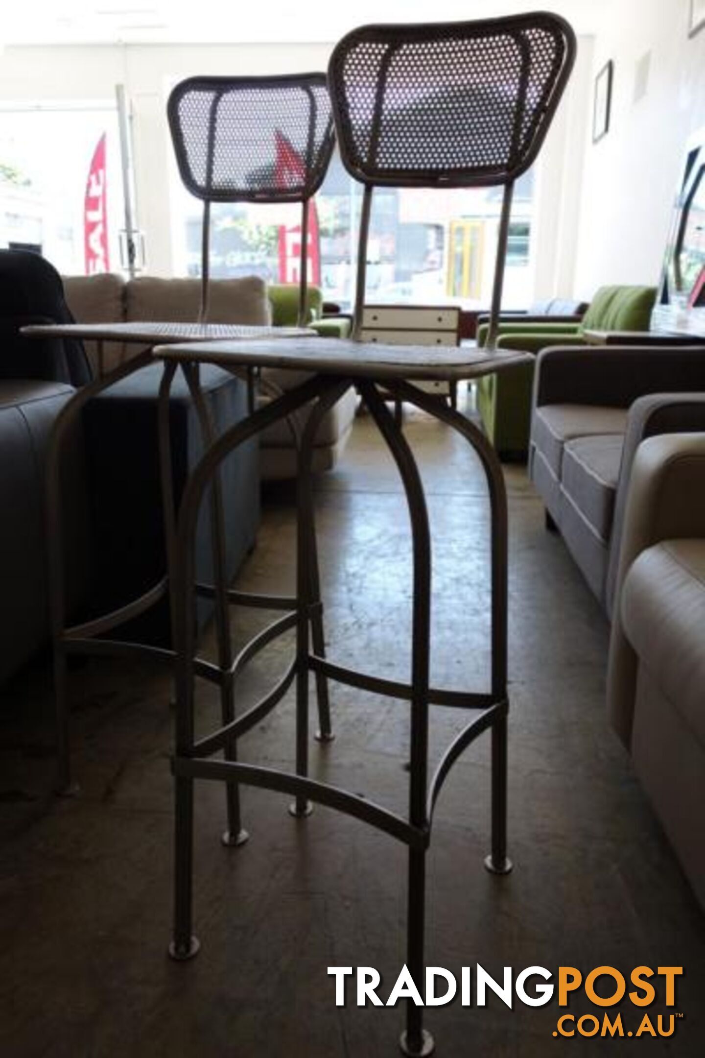 VINTAGE STOOL - - FURNITURE DISCOUNT WAREHOUSE. 50% - 80% OFF