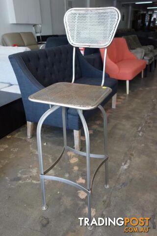 VINTAGE STOOL - - FURNITURE DISCOUNT WAREHOUSE. 50% - 80% OFF