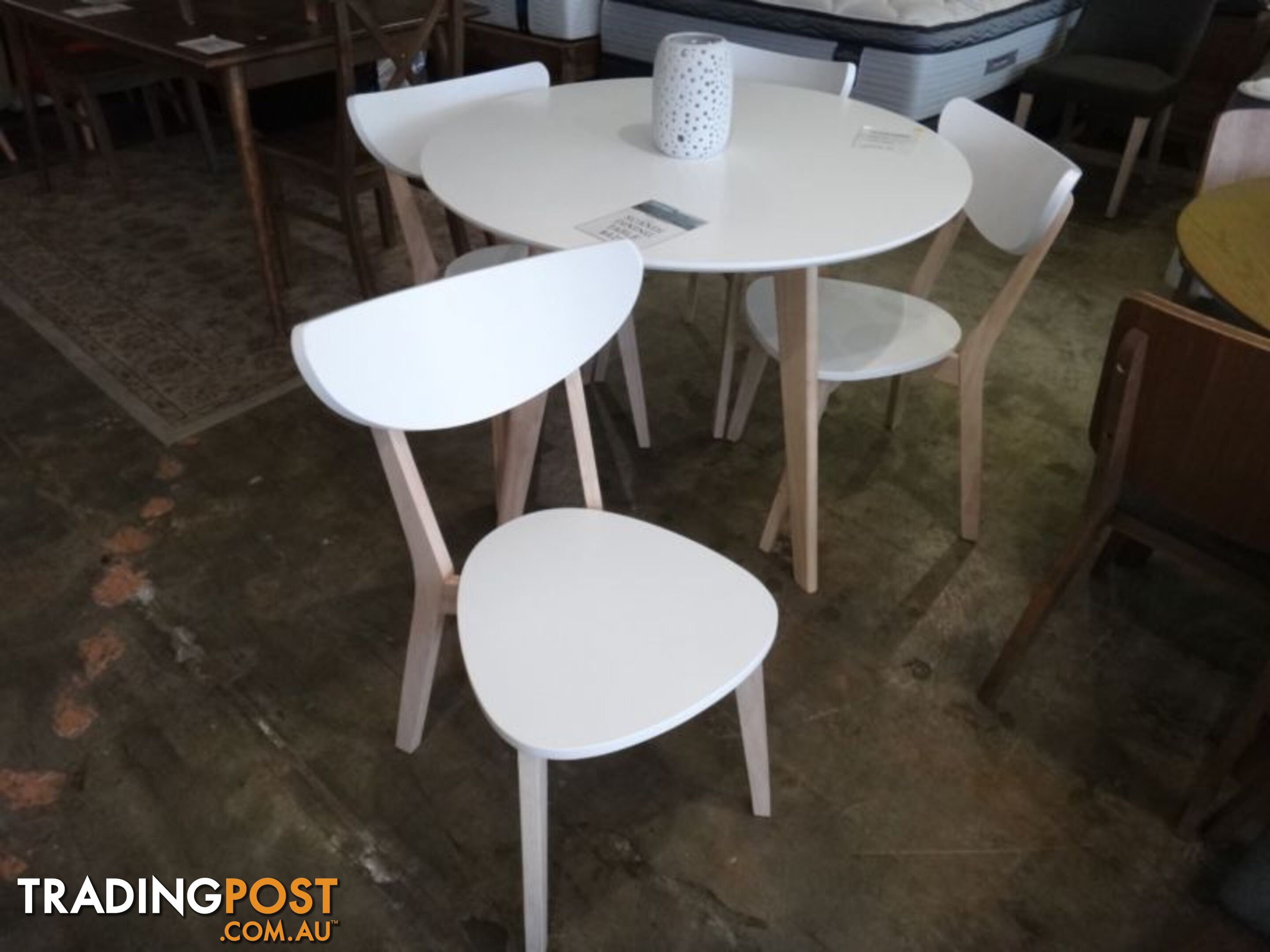 BRAND NEW SCANDI 5 PIECE DINING SET - CLEARANCE OUTLET