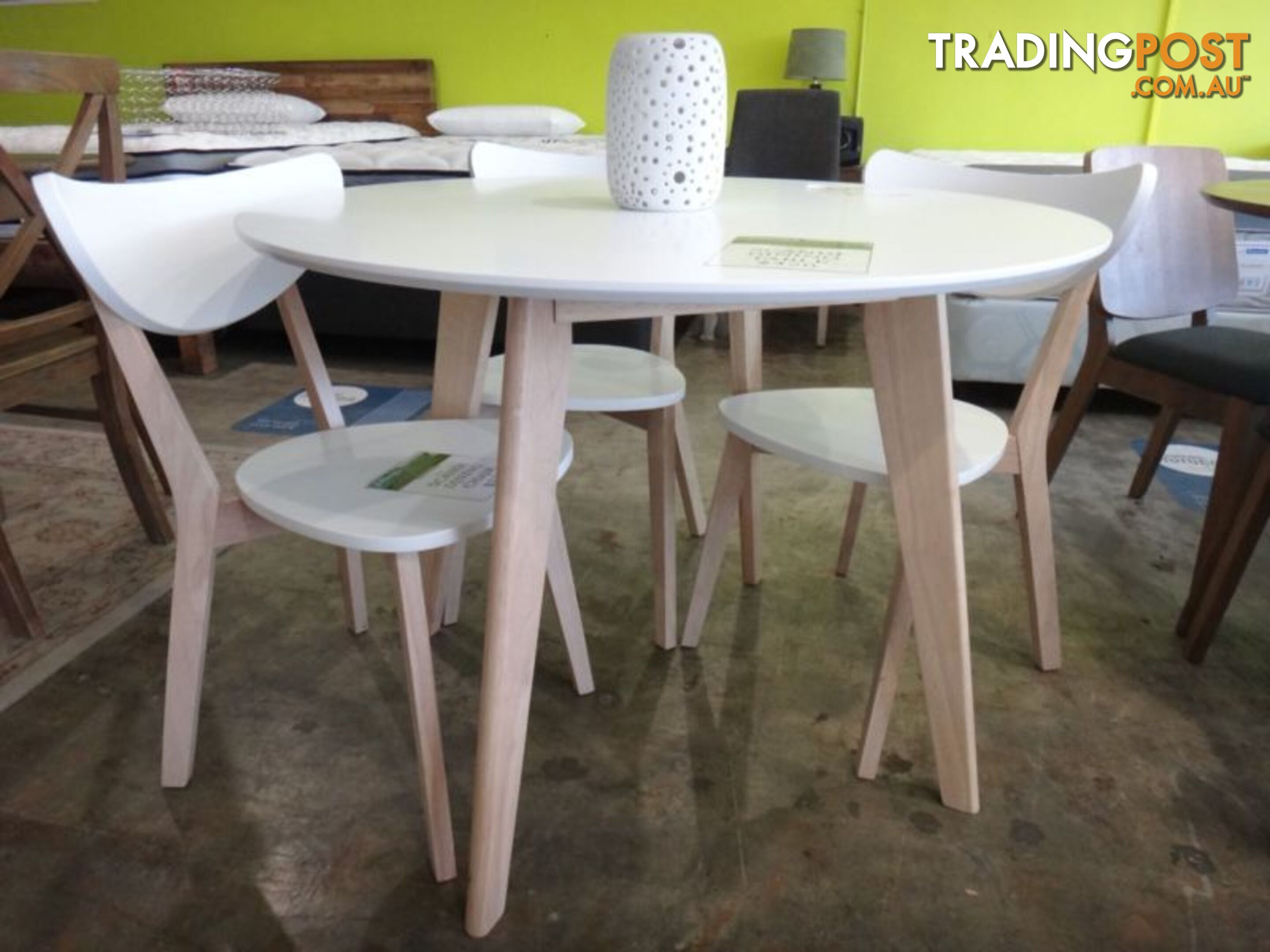 BRAND NEW SCANDI 5 PIECE DINING SET - CLEARANCE OUTLET