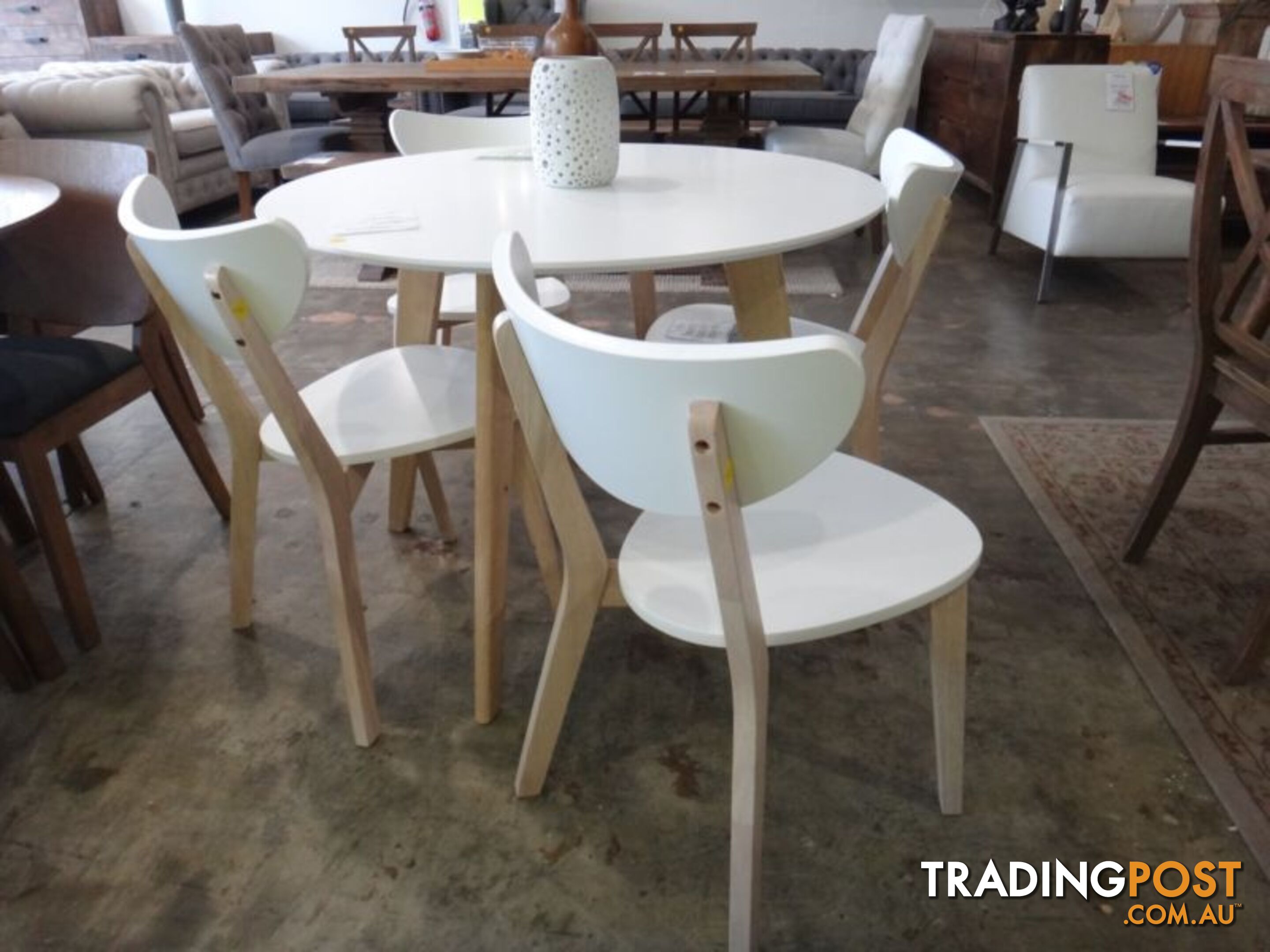 BRAND NEW SCANDI 5 PIECE DINING SET - CLEARANCE OUTLET