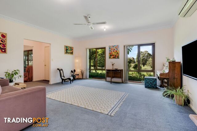 71 Thornhill Lane Elphinstone VIC 3448 - photo 5 of 19