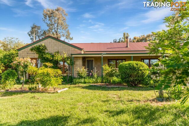 71 Thornhill Lane Elphinstone VIC 3448
