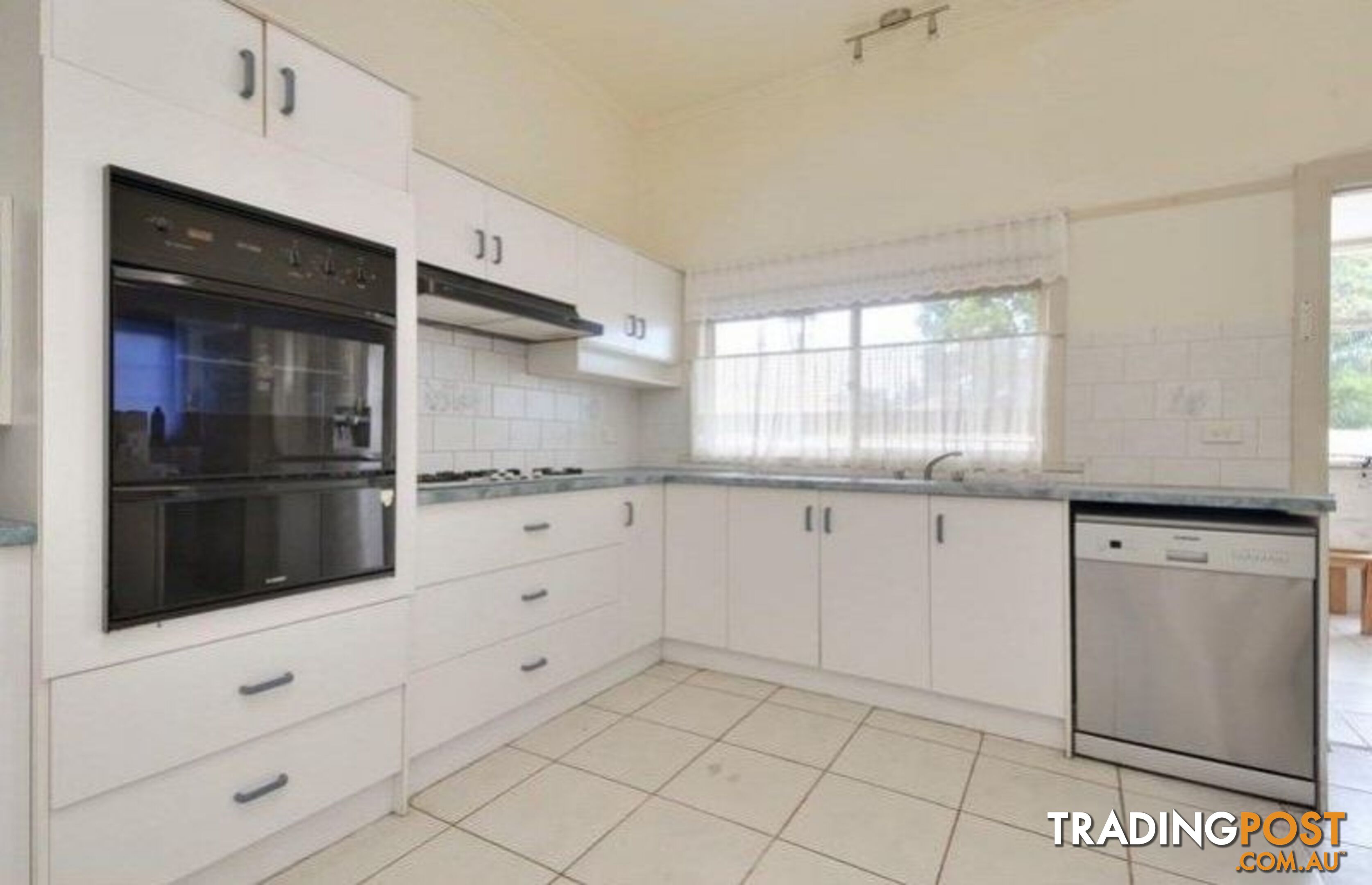 13 Avondale Road Morwell VIC 3840