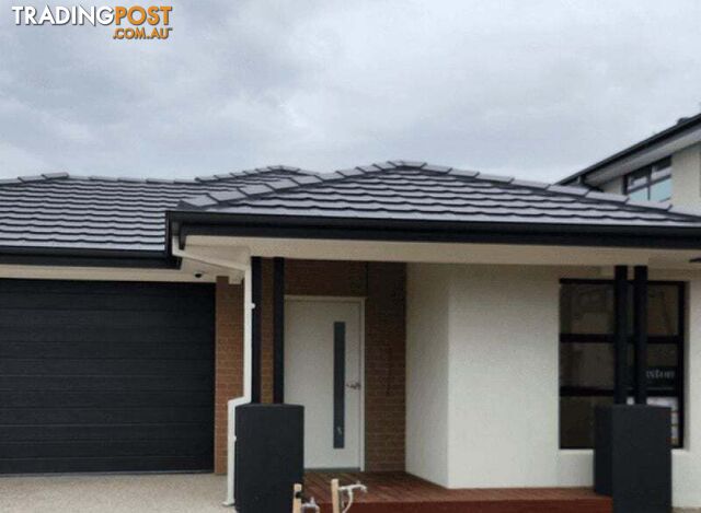 33 Everglades street Lyndhurst VIC 3975