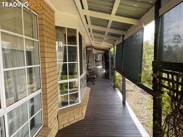 111 Underbank Blvd Bacchus Marsh VIC 3340 - photo 3 of 18