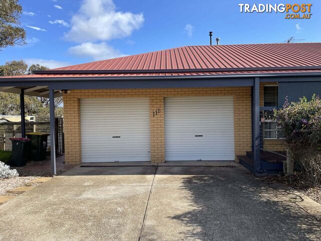 111 Underbank Blvd Bacchus Marsh VIC 3340 - photo 2 of 18