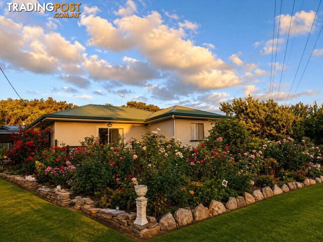 2142 Pyramids Road Wyberba QLD 4382