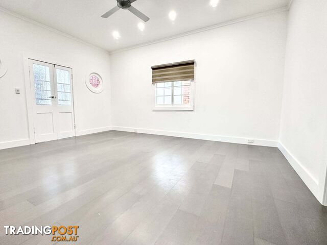 97 Old Cleveland Road Greenslopes QLD 4120
