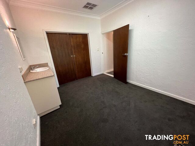 131 Tanti Avenue Mornington VIC 3931 - photo 4 of 5
