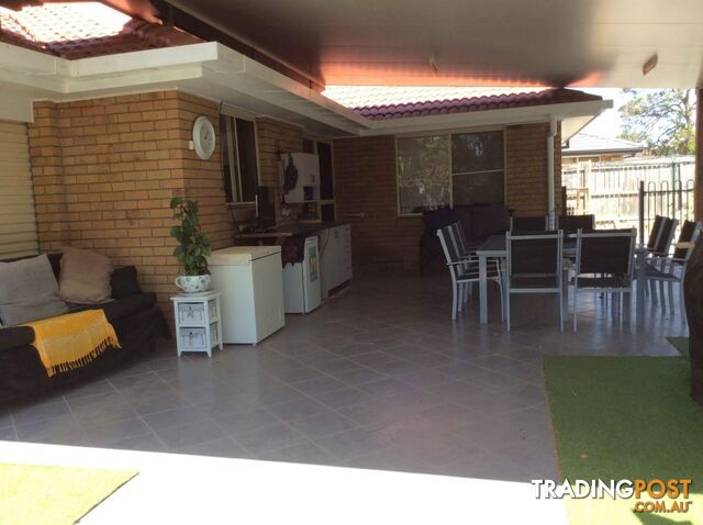 13 Tannadice Court Regents Park QLD 4118